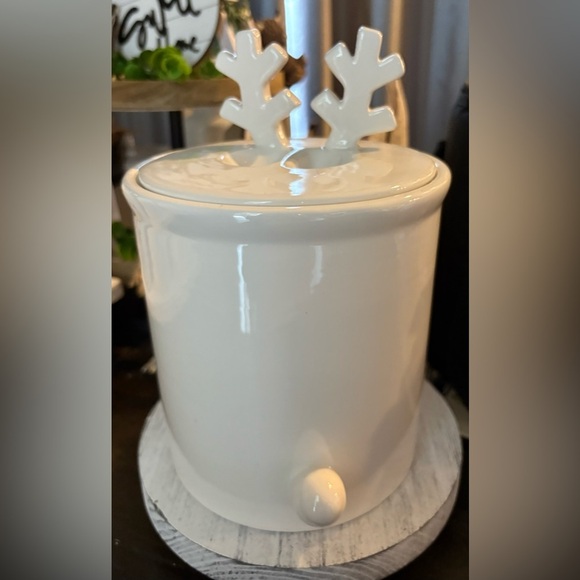 Reindeer Ceramic Cookie Jar - Picture 3 of 3